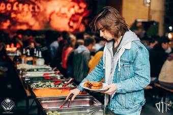 2de-jaars-barbecue_26_TweedejaarsBBQ - 72ppi - 020