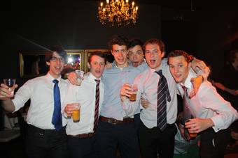 Afgestudeerdenfeest - diner en feest 130