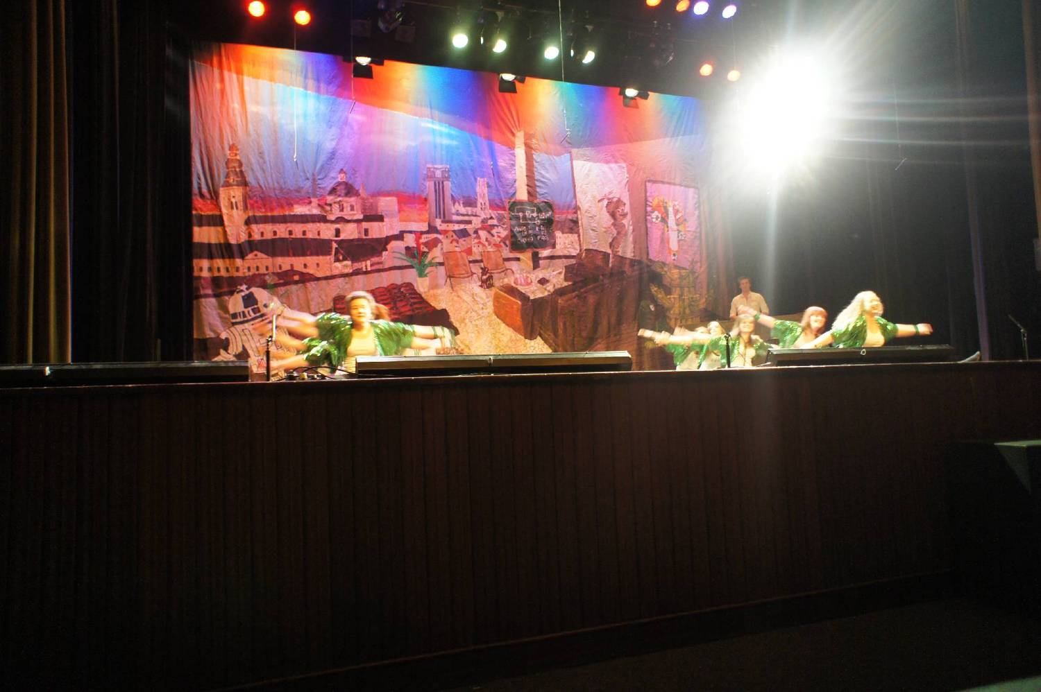 Show2013 14