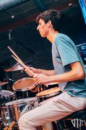 burgies-on-stage-04122023_75_Facebook - Burgies on stage - 083