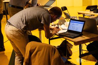 hack-the-system_50_IMG_3529