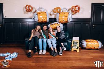 oktoberfest-photobooth_119_2023-10-17-VTKOpeningsfuif - 72ppi - 127
