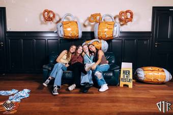 oktoberfest-photobooth_120_2023-10-17-VTKOpeningsfuif - 72ppi - 128