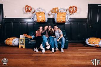 oktoberfest-photobooth_141_2023-10-17-VTKOpeningsfuif - 72ppi - 149