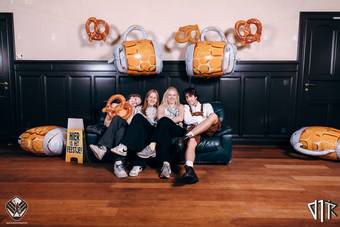 oktoberfest-photobooth_142_2023-10-17-VTKOpeningsfuif - 72ppi - 150