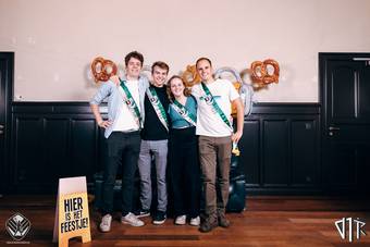 oktoberfest-photobooth_167_2023-10-17-VTKOpeningsfuif - 72ppi - 175