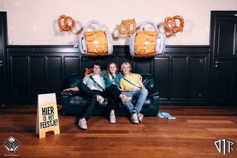 oktoberfest-photobooth_168_2023-10-17-VTKOpeningsfuif - 72ppi - 176