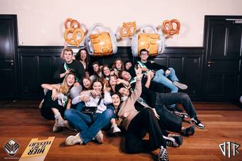 oktoberfest-photobooth_174_2023-10-17-VTKOpeningsfuif - 72ppi - 182