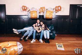 oktoberfest-photobooth_204_2023-10-17-VTKOpeningsfuif - 72ppi - 212