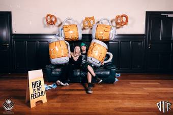 oktoberfest-photobooth_217_2023-10-17-VTKOpeningsfuif - 72ppi - 225