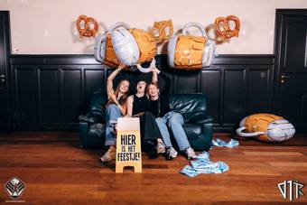 oktoberfest-photobooth_248_2023-10-17-VTKOpeningsfuif - 72ppi - 256