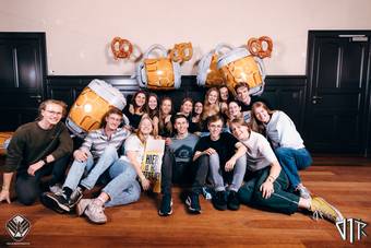 oktoberfest-photobooth_250_2023-10-17-VTKOpeningsfuif - 72ppi - 258
