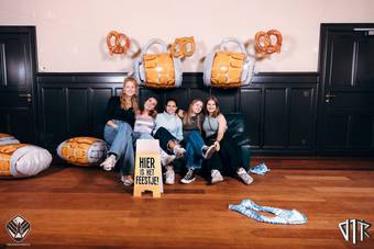 oktoberfest-photobooth_252_2023-10-17-VTKOpeningsfuif - 72ppi - 260
