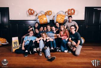 oktoberfest-photobooth_255_2023-10-17-VTKOpeningsfuif - 72ppi - 263