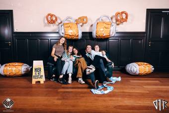 oktoberfest-photobooth_264_2023-10-17-VTKOpeningsfuif - 72ppi - 272
