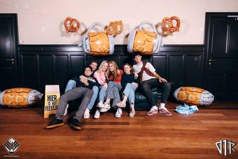 oktoberfest-photobooth_272_2023-10-17-VTKOpeningsfuif - 72ppi - 280