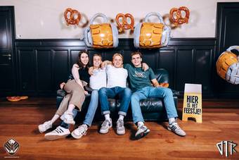 oktoberfest-photobooth_52_2023-10-17-VTKOpeningsfuif - 72ppi - 053