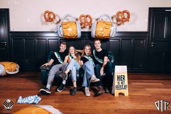 oktoberfest-photobooth_72_2023-10-17-VTKOpeningsfuif - 72ppi - 076
