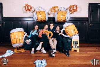 oktoberfest-photobooth_89_2023-10-17-VTKOpeningsfuif - 72ppi - 093