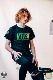 vtk-12ul-alpha_73_Facebook - 12UL - 075